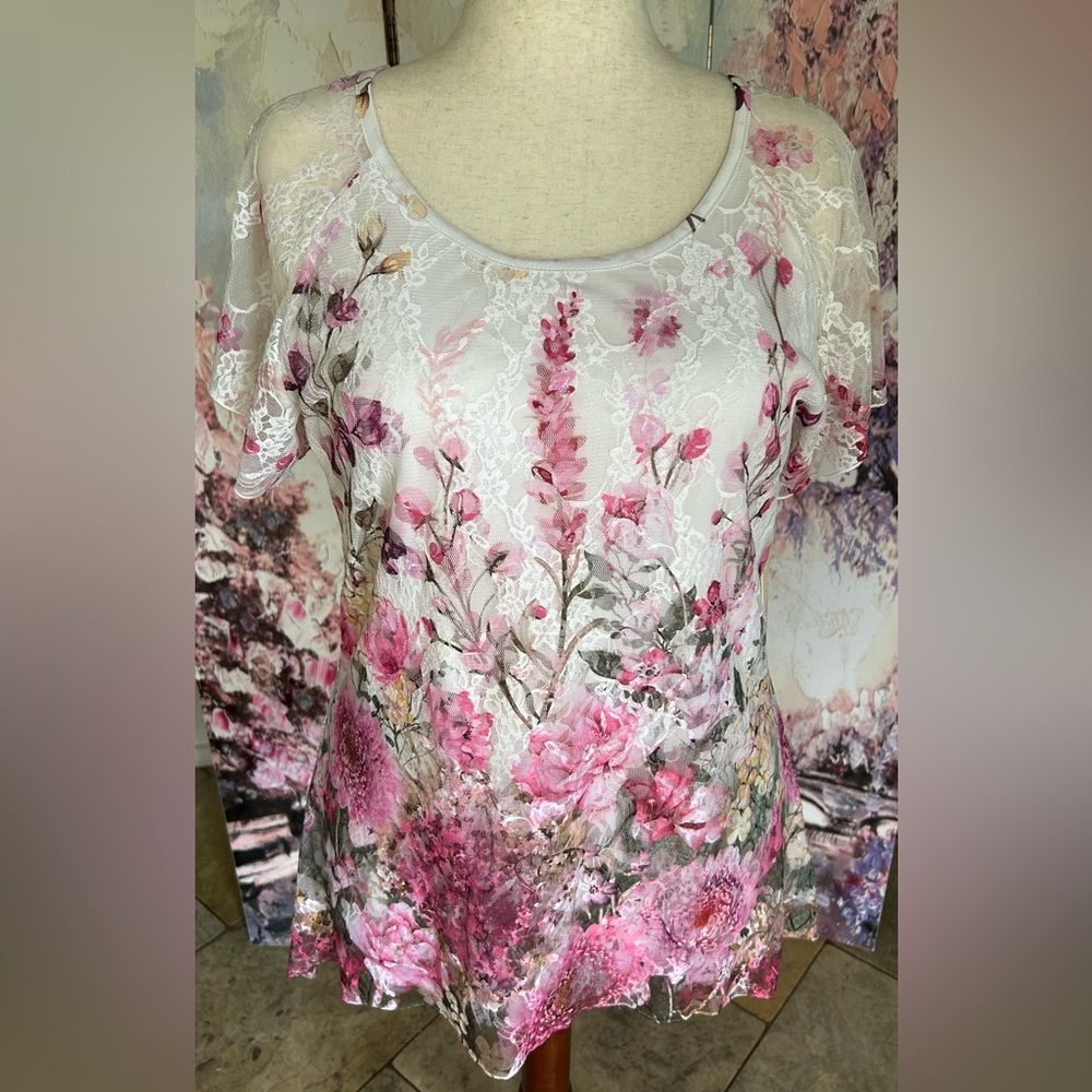 Clover + Pine - Floral Printed Lace Top. Brand New. Size XL